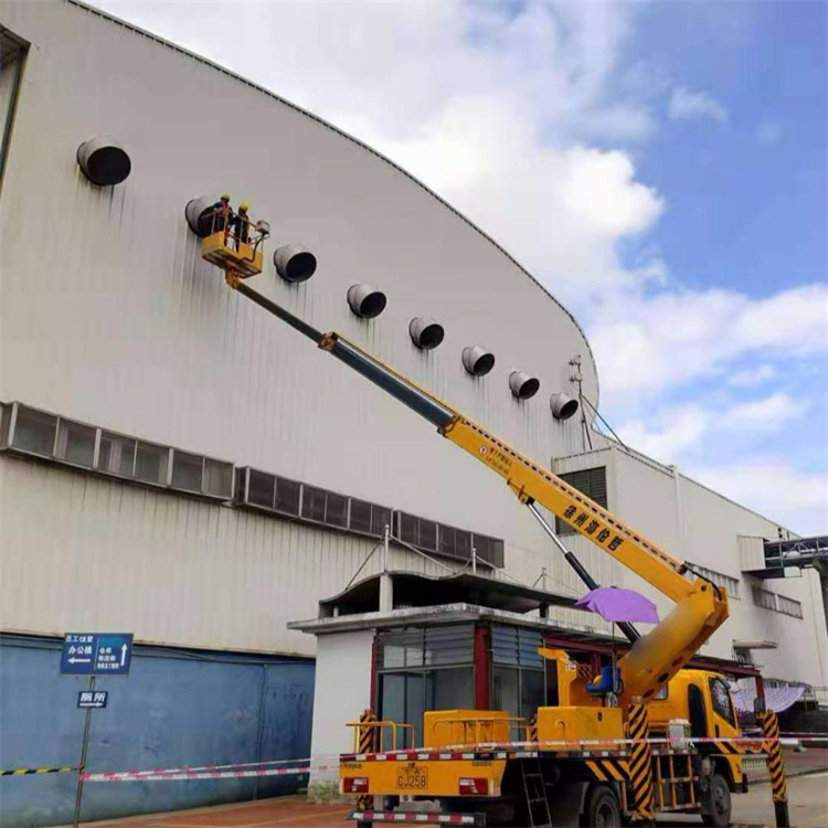 太湖县高空作业车出租服务：专业广告牌安装解决方案