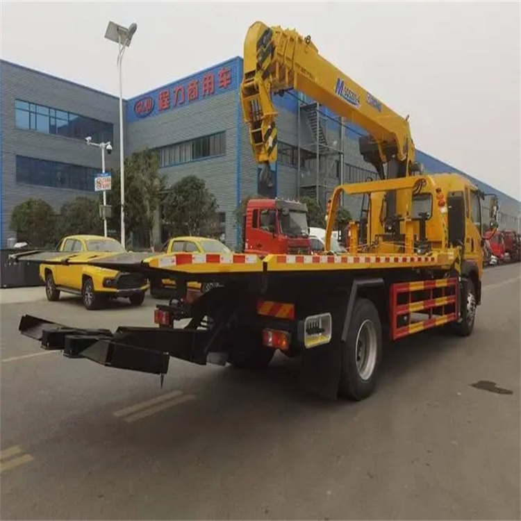 太湖县附近小随车吊出租电话，轻松解决搬运烦恼